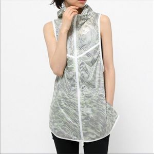 Nike vest